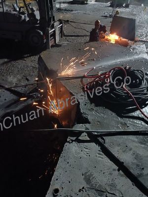 Thép kim cương điện áp được sử dụng để cắt sợi và cột bê tông